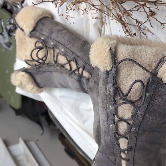 UGG ladies grey over the Calf boots - Picture 7 of 10